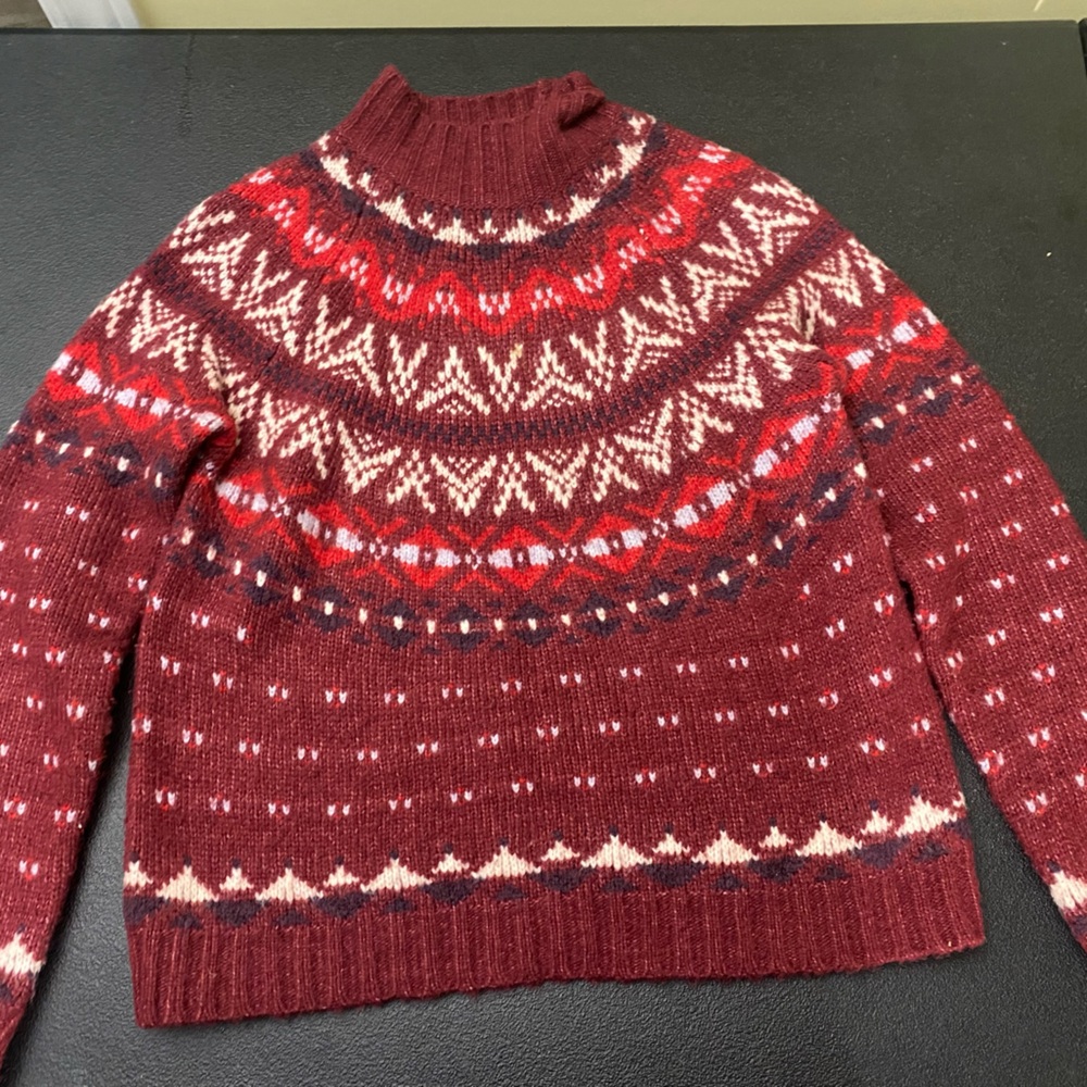 American Eagle Outfitters Maroon Patterned Turtleneck Sweater
